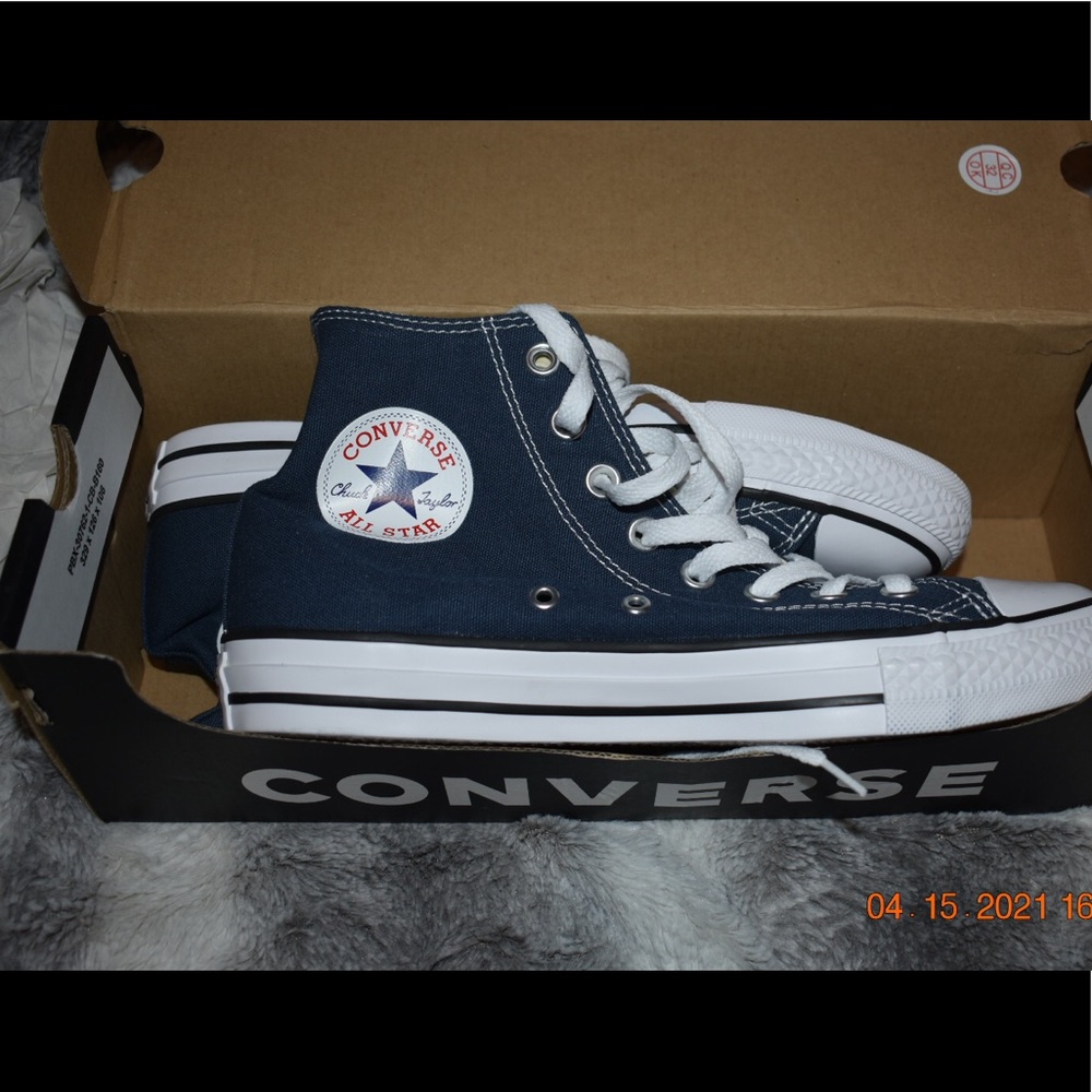 Brand new navy blue converse
